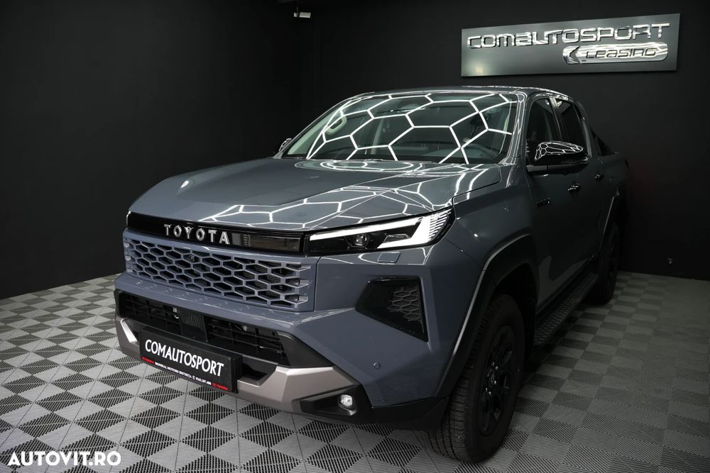 Toyota Hilux 2.8D 204CP 4x4 Double Cab AT MHEV Invincible - 3