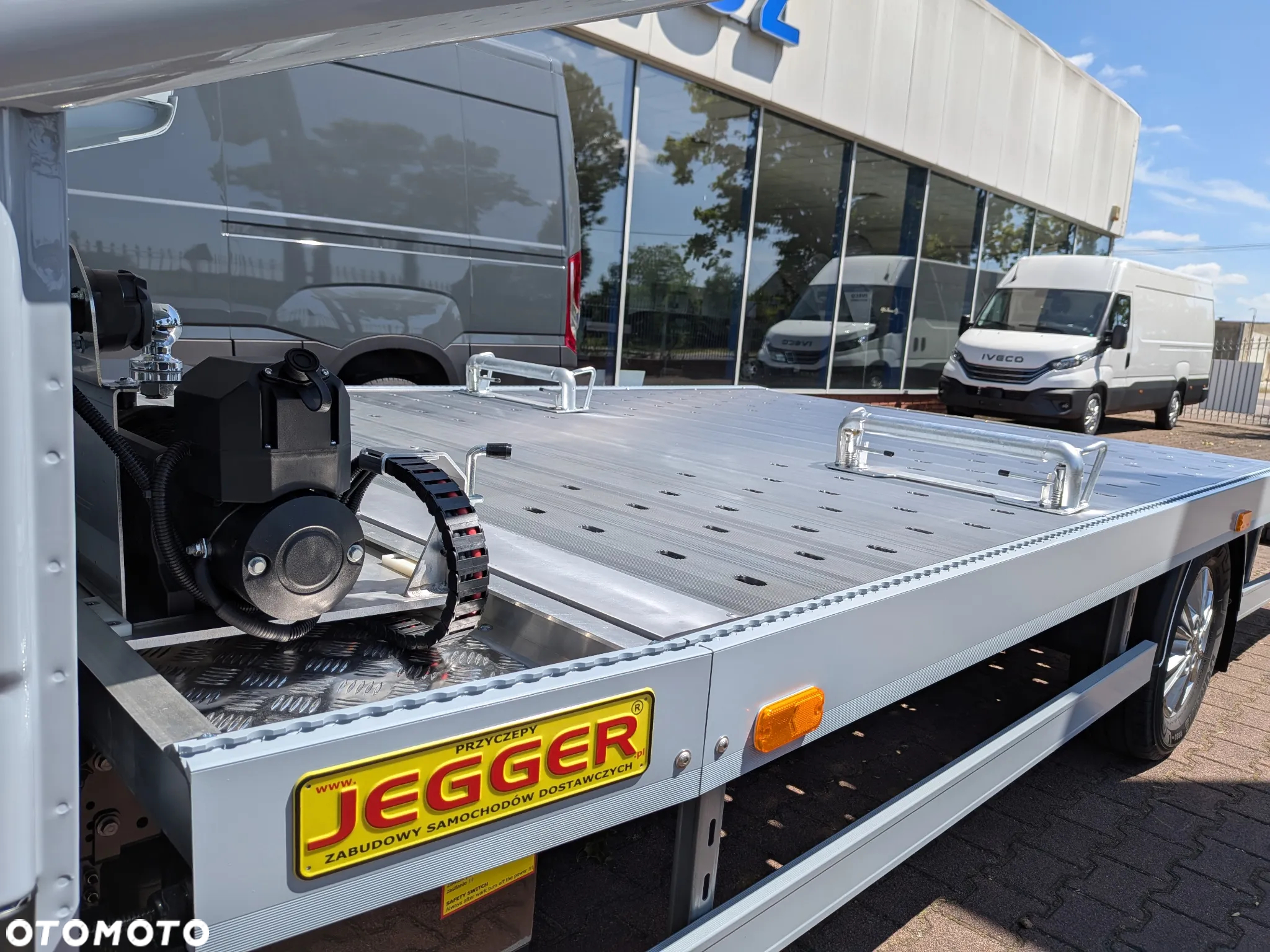 Iveco Daily 35S18HA8/P , Laweta ,Autolaweta , certyfikat VDI ,Zbiornik 280L, Tacho - 12
