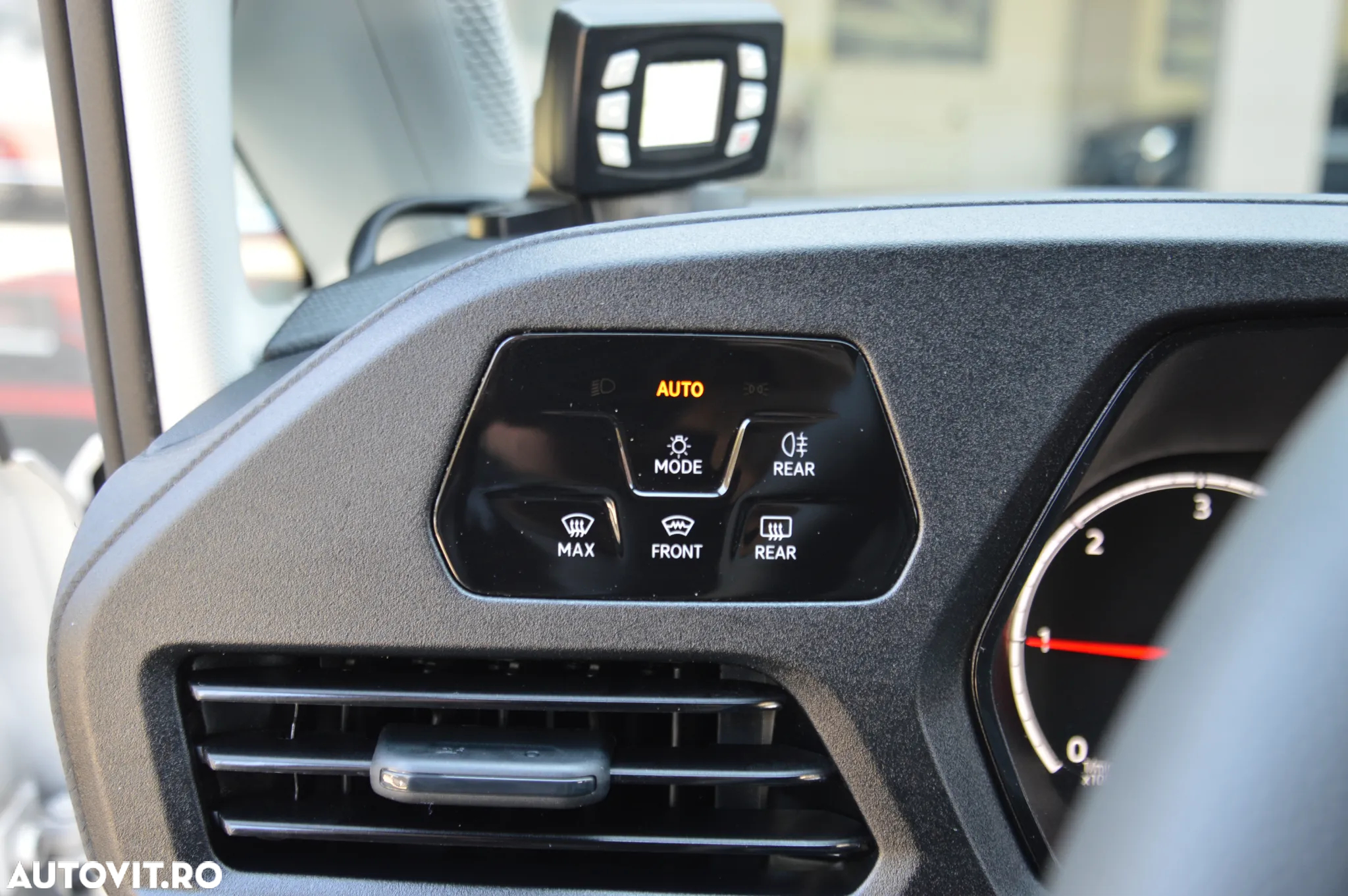 Volkswagen CADDY 2.0TDI FRIGORIFIC - 25