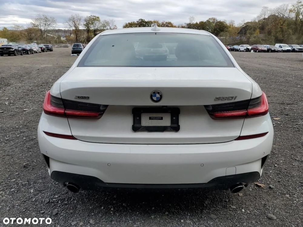 BMW Seria 3 330i xDrive - 6