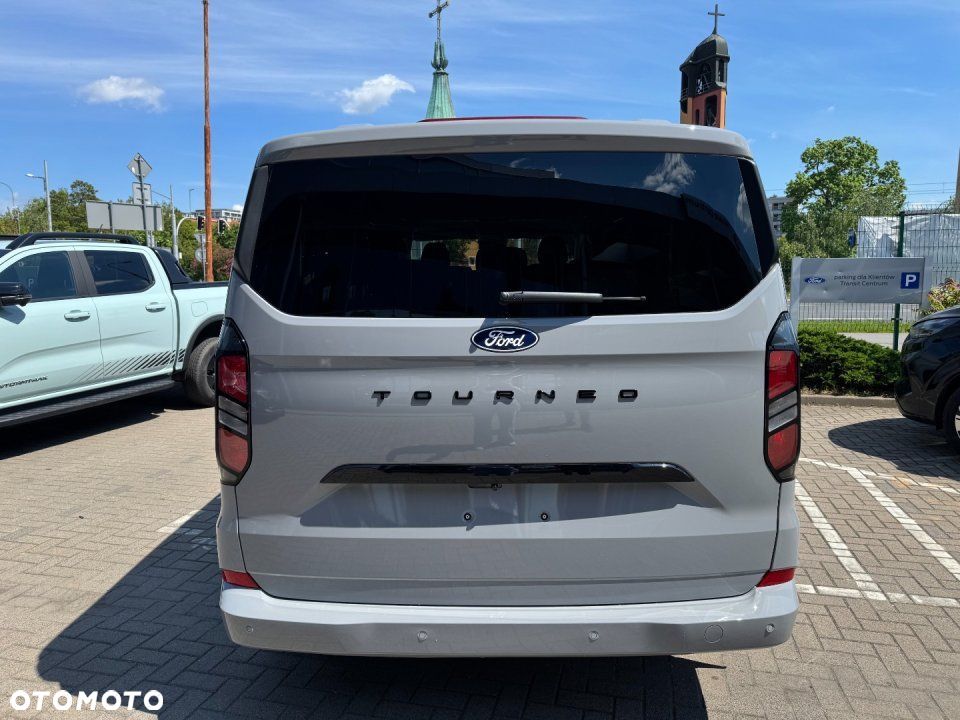Ford Tourneo Custom - 4