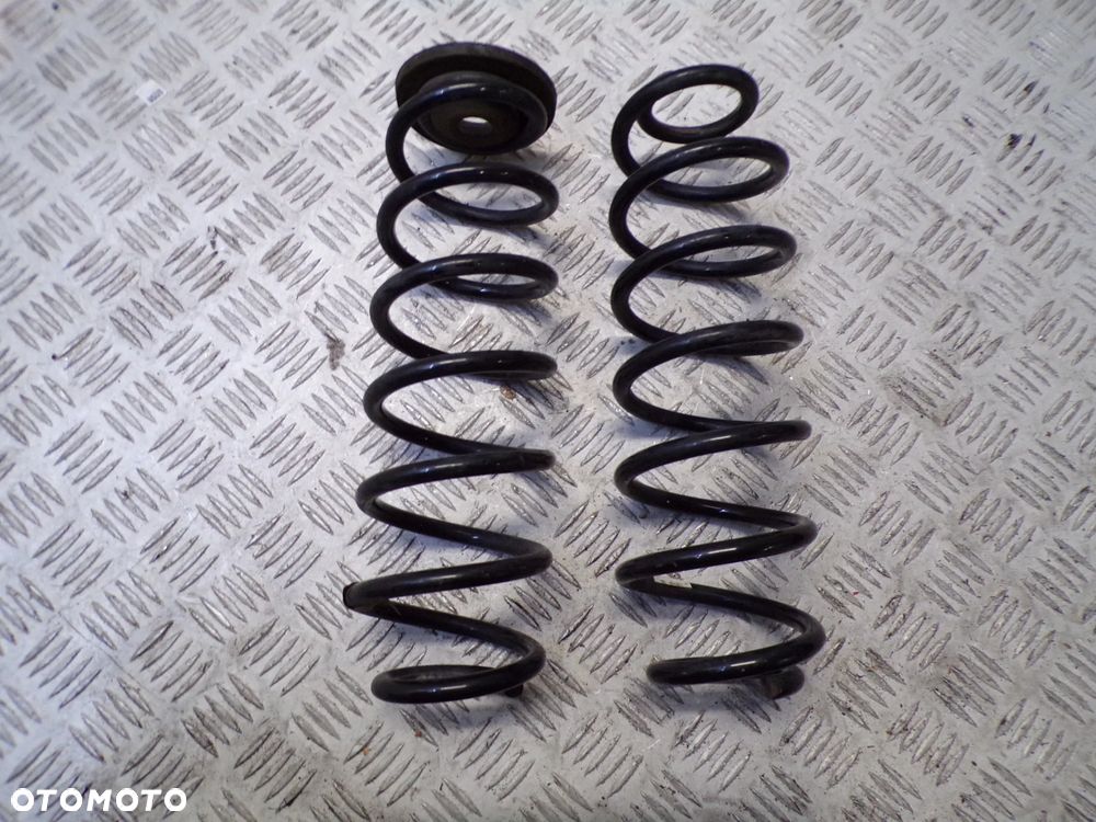 KOMPLET SPRĘŻYN ZAWIESZENIA SPRĘŻYNA SEAT ARONA