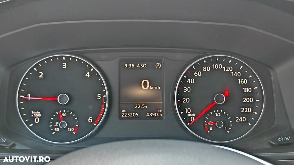 Volkswagen Multivan - 35