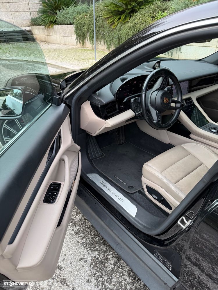 Porsche Taycan 4S - 13