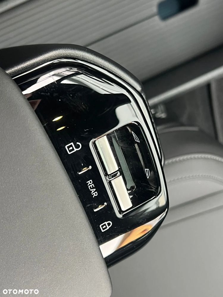 Volvo EX30 69kWh Twin Motor Ultra Black Edition - 6