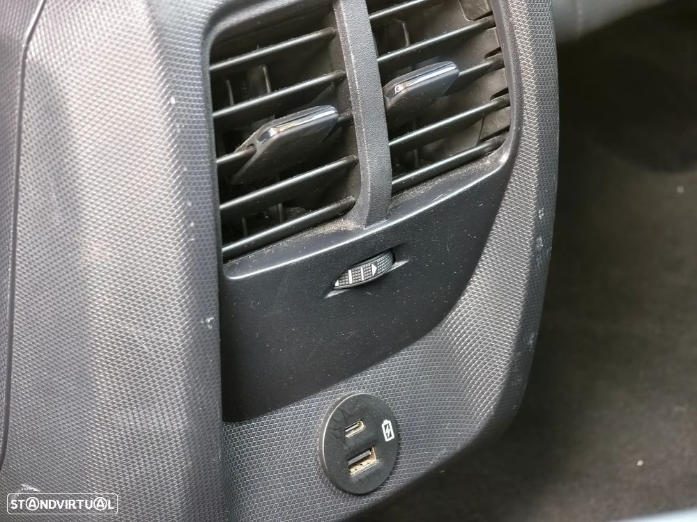 Ford Mustang Mach-E Standard - 37