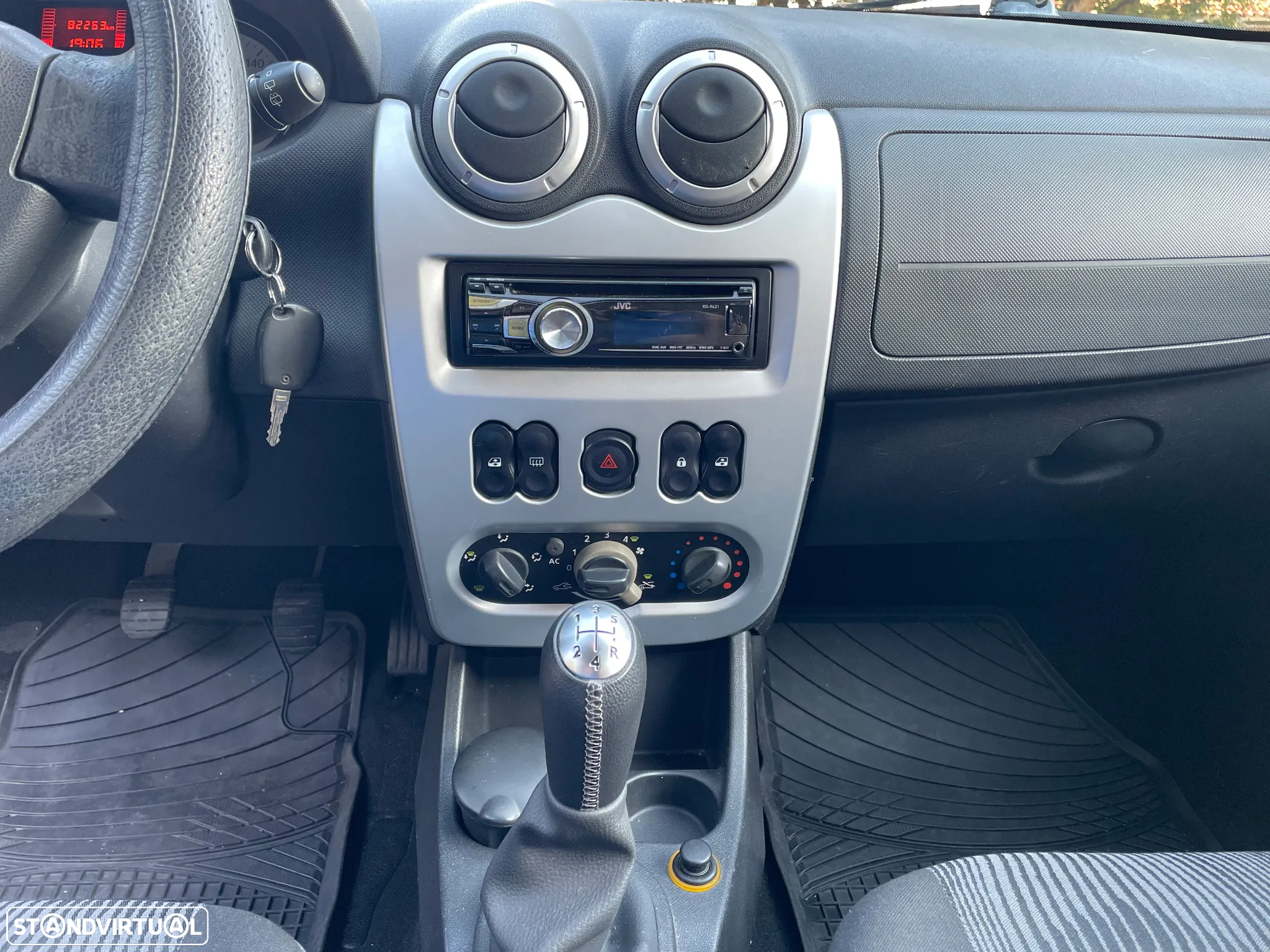 Dacia Sandero 1.2 16V Comfort - 27