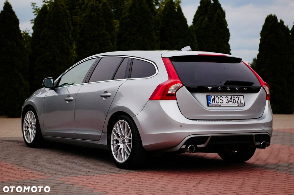 Volvo V60 D4 Geartronic RDesign - 12