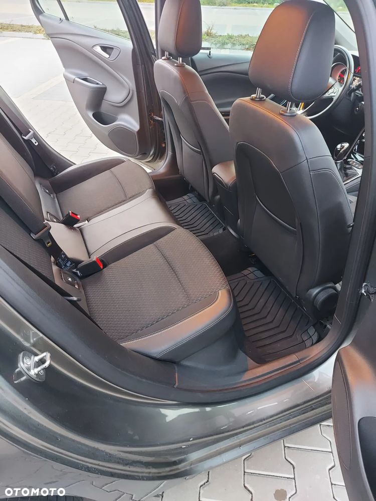 Opel Astra 1.6 CDTI Enjoy - 9