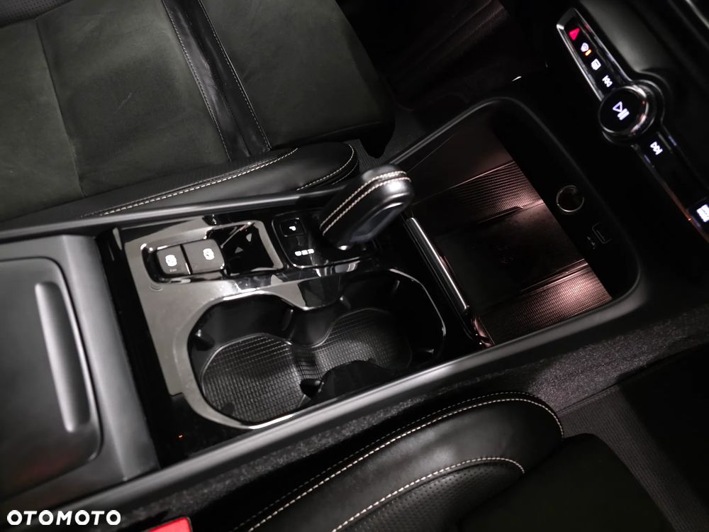 Volvo XC 40 D3 SCR R-Design - 18