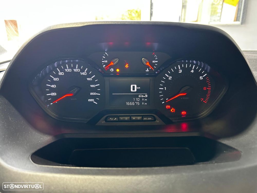 Peugeot PARTNER BLUE-HDI PREMIUM L1 - 17