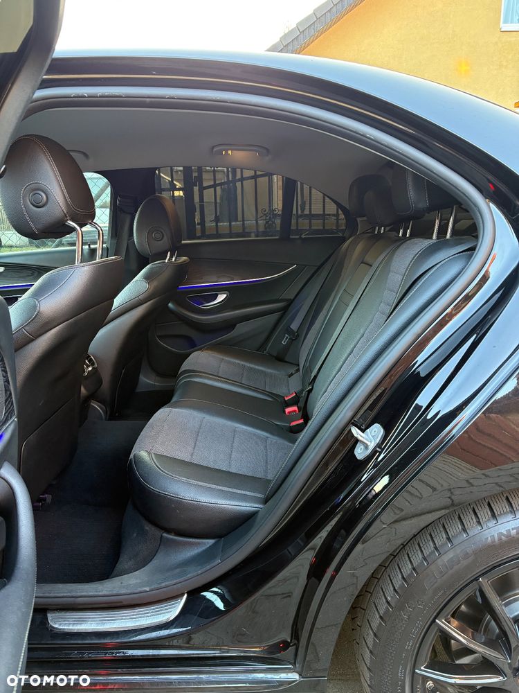 Mercedes-Benz Klasa E 220 d 9G-TRONIC - 26