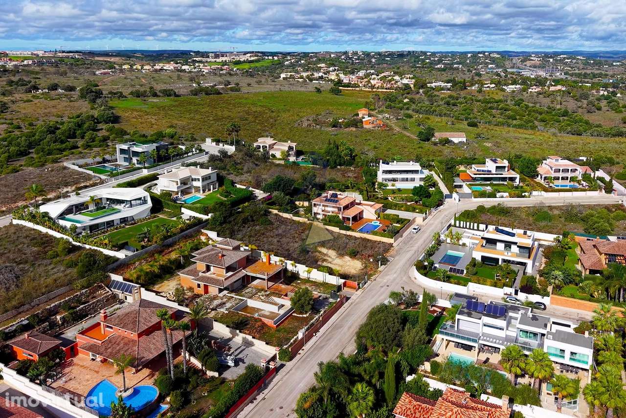 Excelente terreno de 1640 metros com projeto aprovado para construção - Grande imagem: 3/23