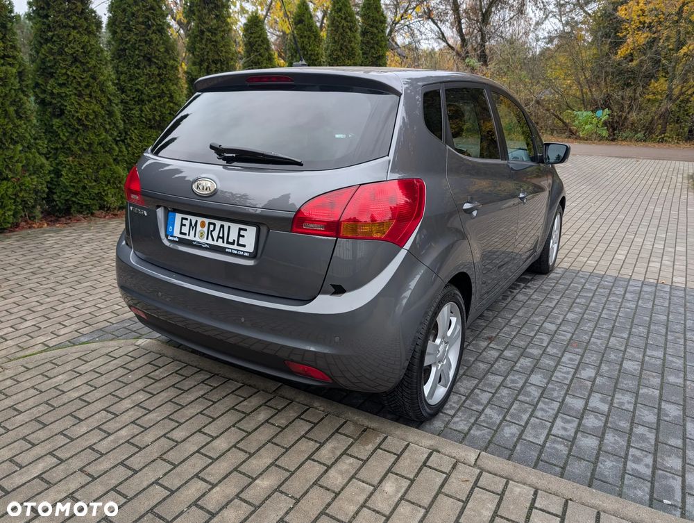Kia Venga 1.6 L - 11