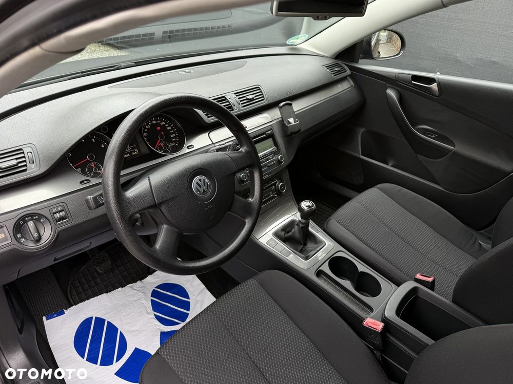 Volkswagen Passat 1.6 - 20