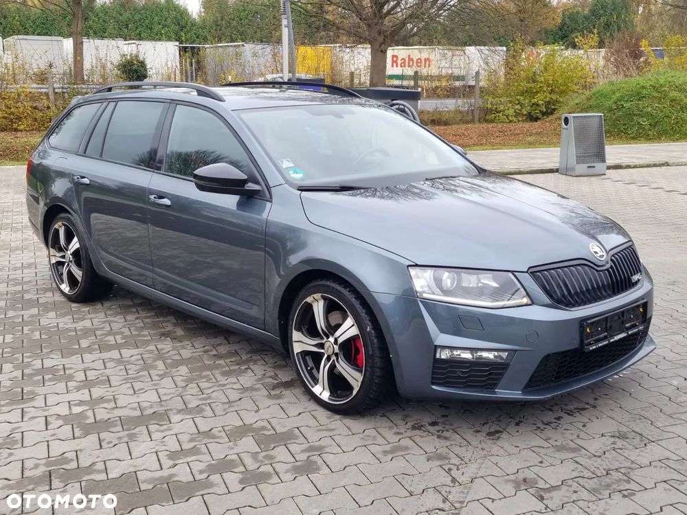 Skoda Octavia Combi 2.0 TDI RS - 2