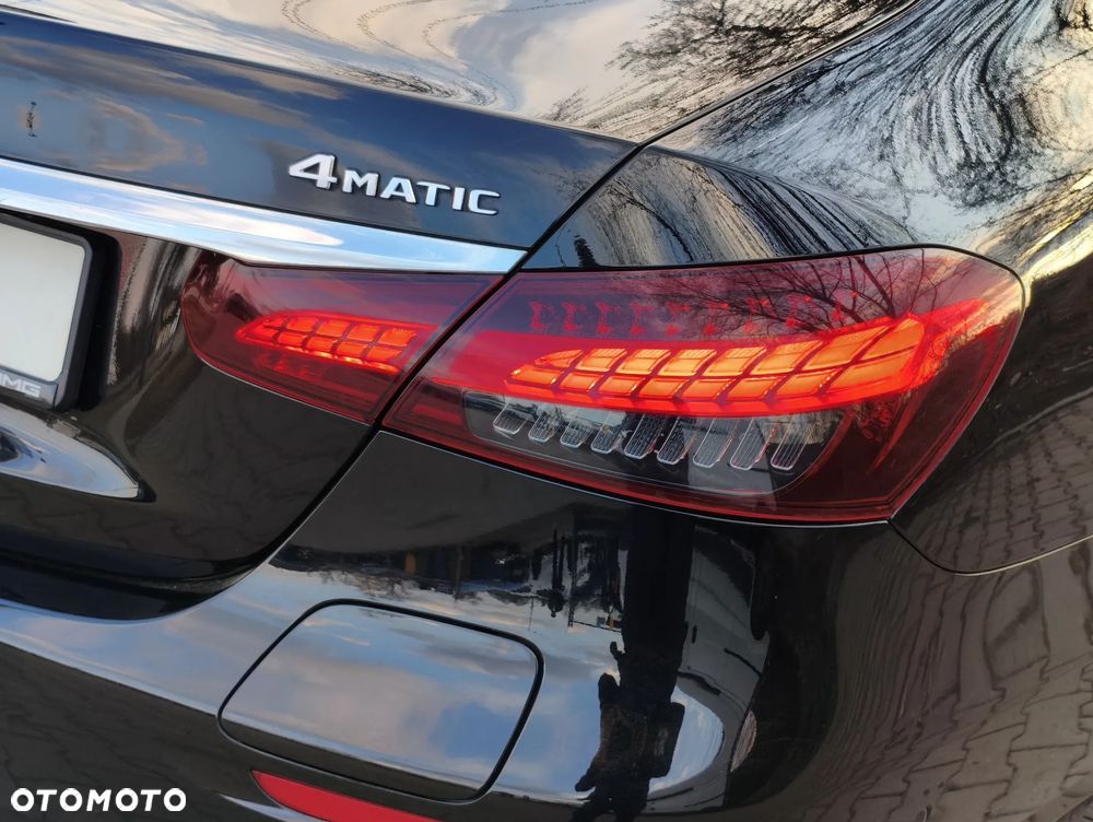 Mercedes-Benz Klasa E 300 4Matic 9G-TRONIC - 25