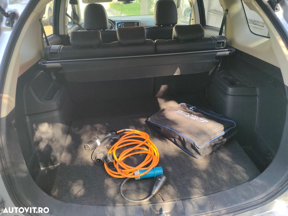 Mitsubishi Outlander 2.0 Litre DOHC MIVEC 4WD Instyle Navi - 14