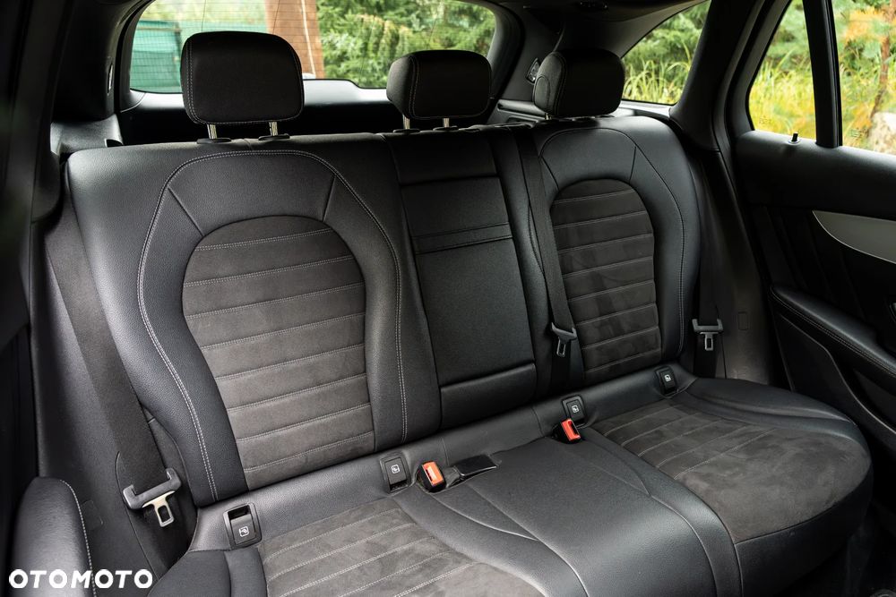 Mercedes-Benz GLC 200 d 4Matic 9G-TRONIC AMG Line - 39