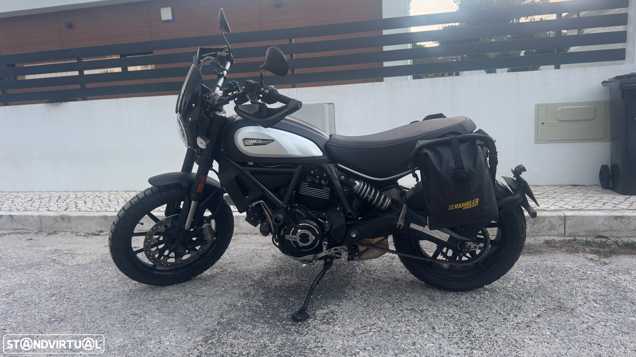 Ducati Scrambler Icon Dark - 2