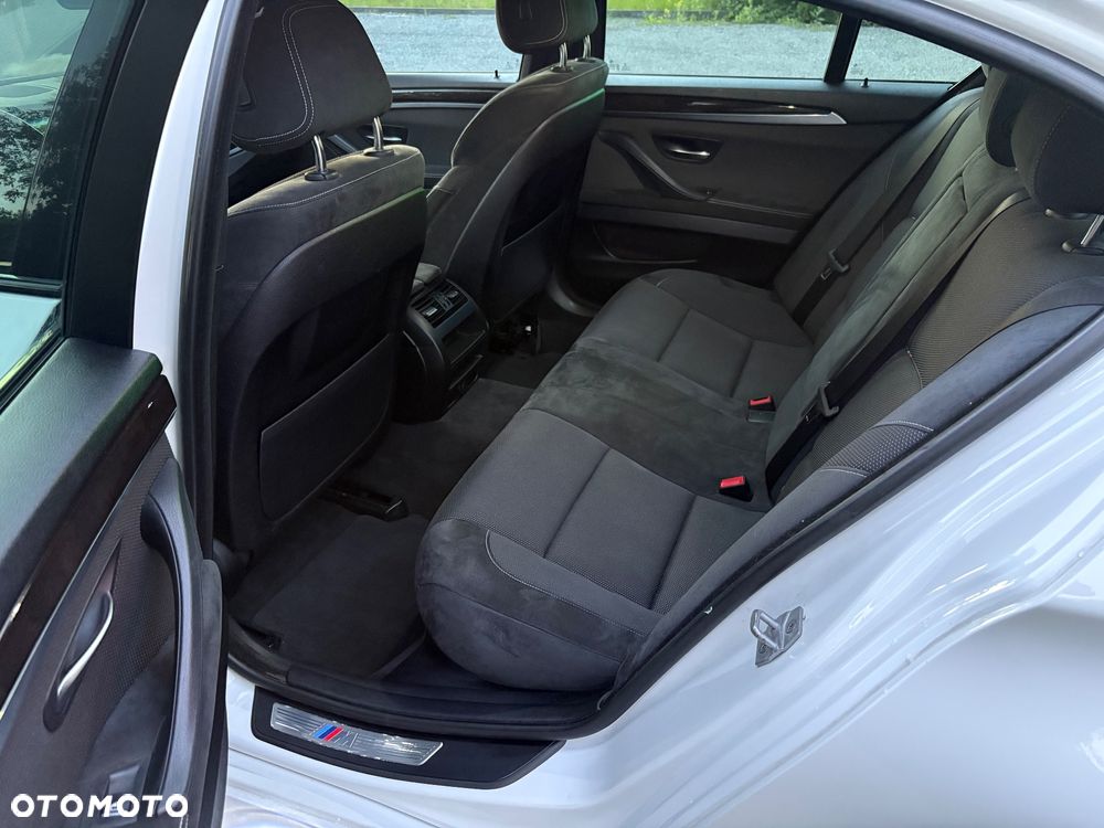 BMW Seria 5 525d xDrive - 16