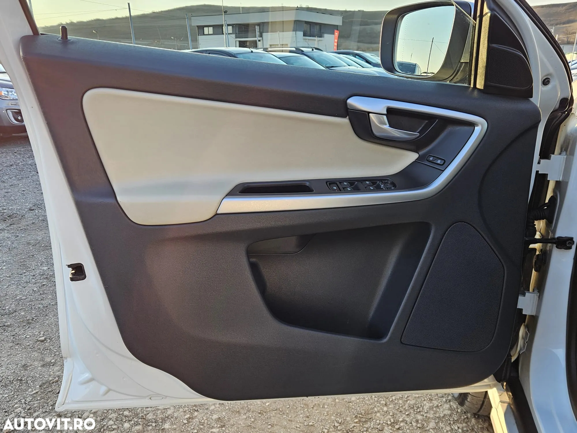 Volvo XC 60 2.4D Aut. RDesign - 16