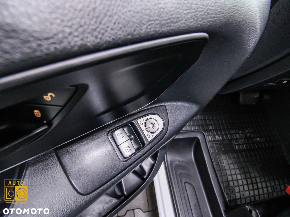 Mercedes-Benz VITO MIXTO L3 BRYGADÓWKA 5 OSÓB AUTOMAT 4 x 4 - 25