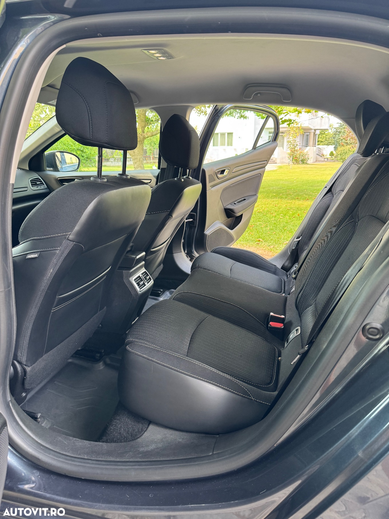 Renault Megane ENERGY dCi EDC Zen - 12