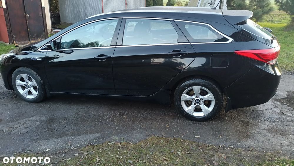 Hyundai i40 Kombi blue 1.6 Family - 2