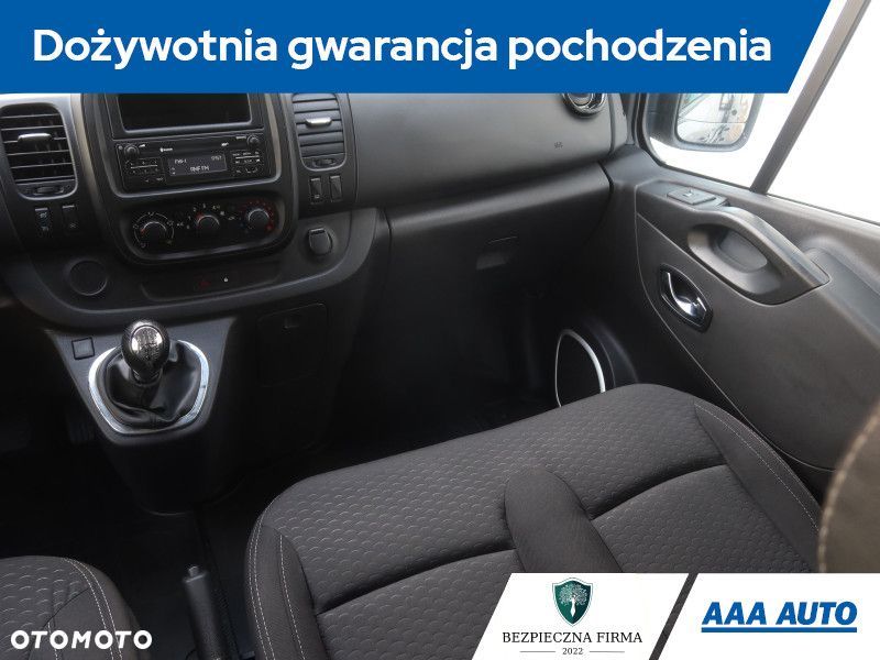 Opel Vivaro - 10