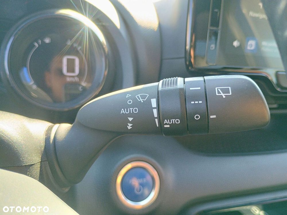 Toyota Yaris Hybrid 1.5 Selection Style - 26
