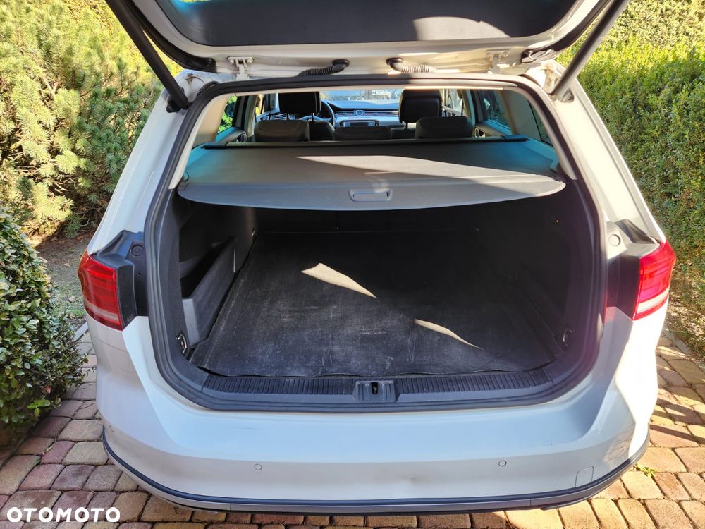 Volkswagen Passat 2.0 TDI SCR DSG 4Motion Business - 27