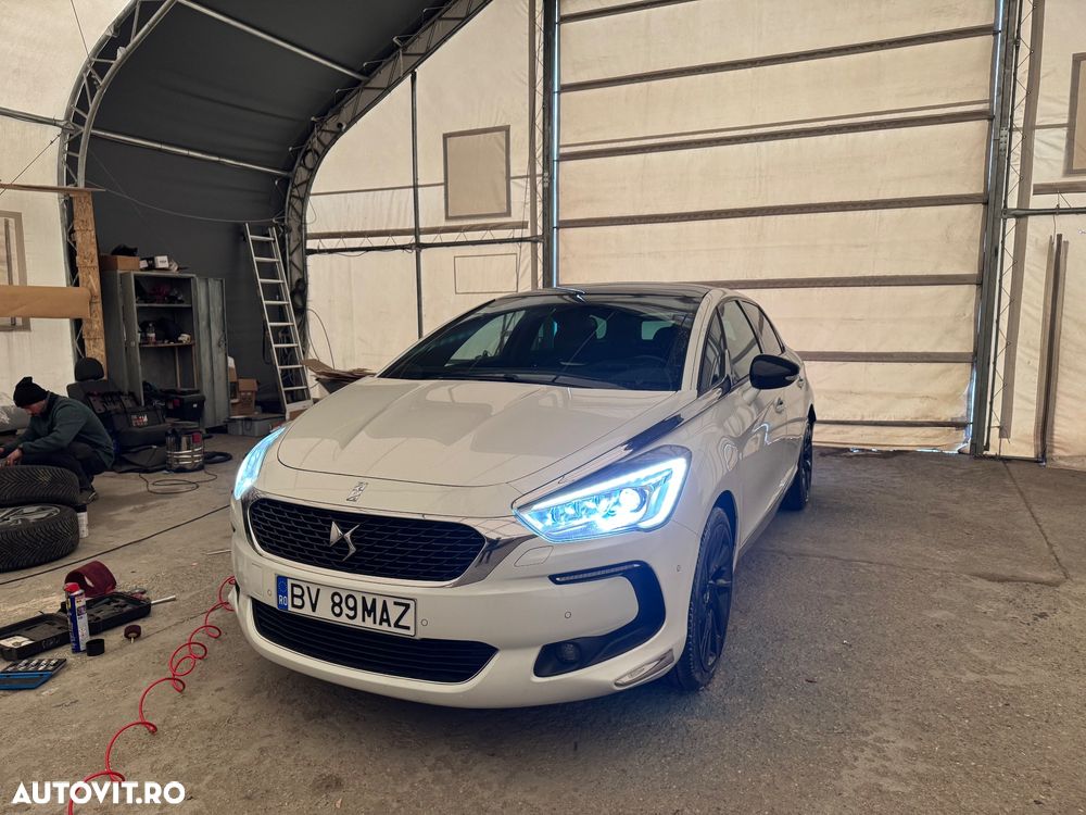 Citroën DS5 Hybrid4 EGS6 SportChic - 1