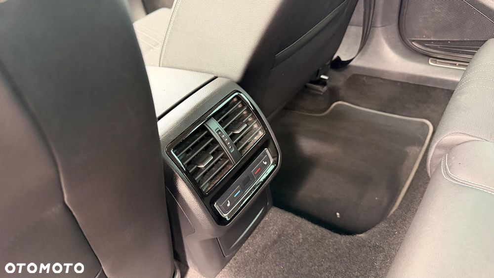 Volkswagen Passat Alltrack 2.0 TDI Bi-Turbo SCR 4Mot DSG - 12