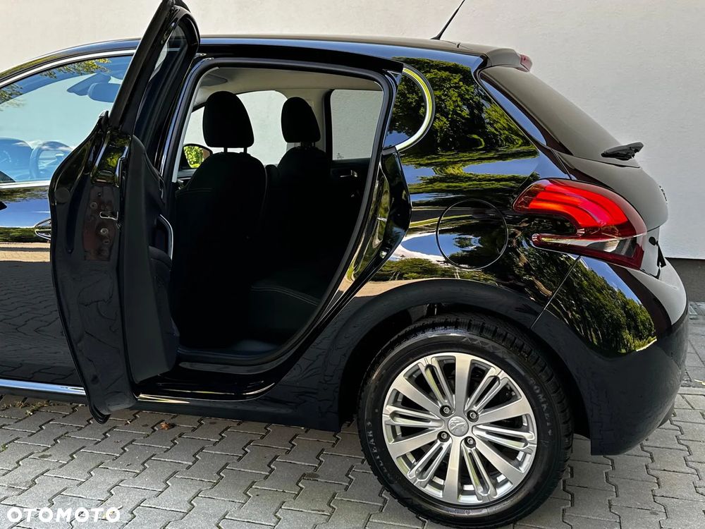 Peugeot 208 PureTech 110 Stop & Start Signature - 23
