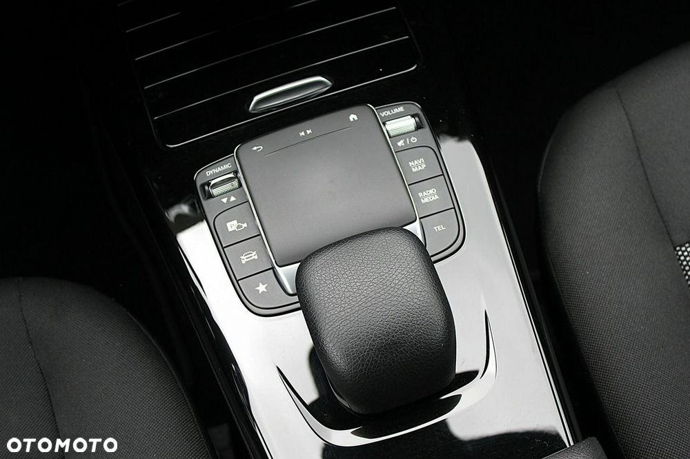 Mercedes-Benz CLA 180 d 8G-DCT - 16