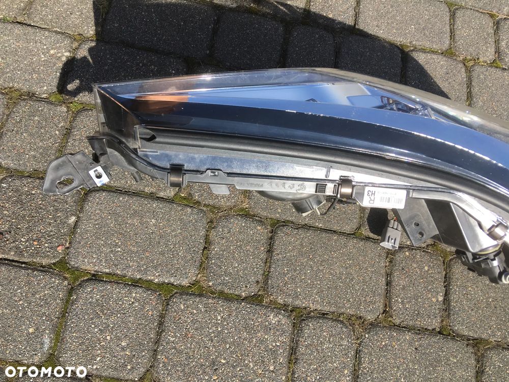 TOYOTA CHR C-HR LED LAMPA PRAWA PRZÓD 16r.-> - 2