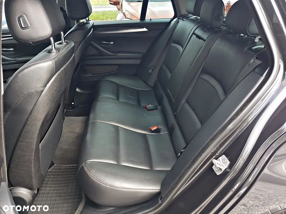 BMW Seria 5 518d Touring Luxury Line - 22