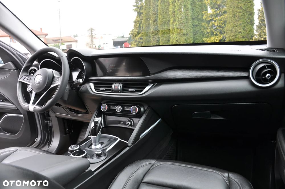 Alfa Romeo Stelvio 2.0 Turbo 16V AT8-Q4 Executive - 27