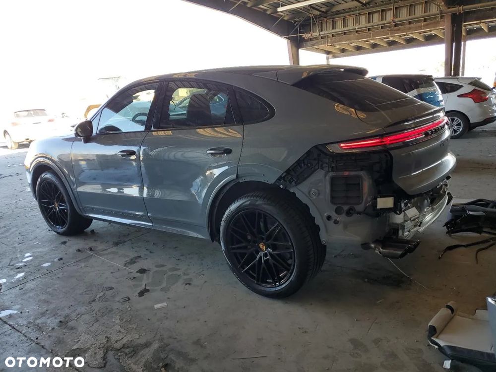 Porsche Cayenne Coupe Turbo - 3