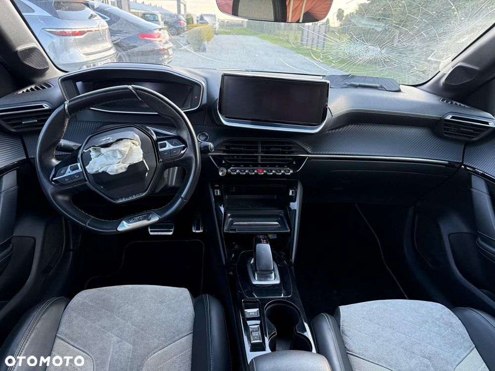 Peugeot 208 GT Line - 4