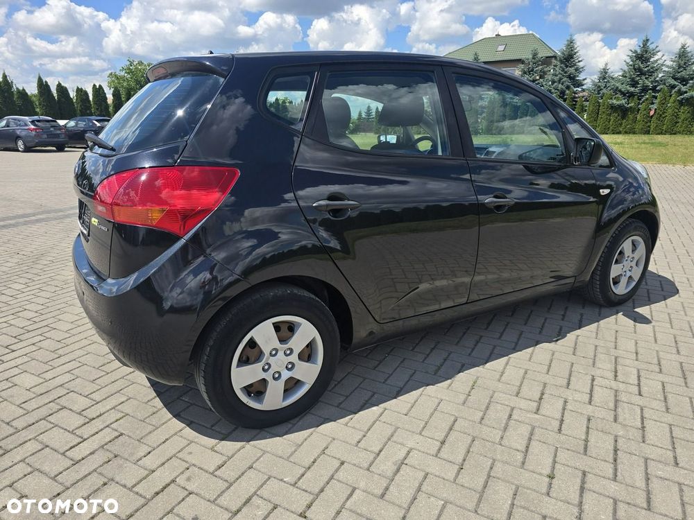 Kia Venga - 8