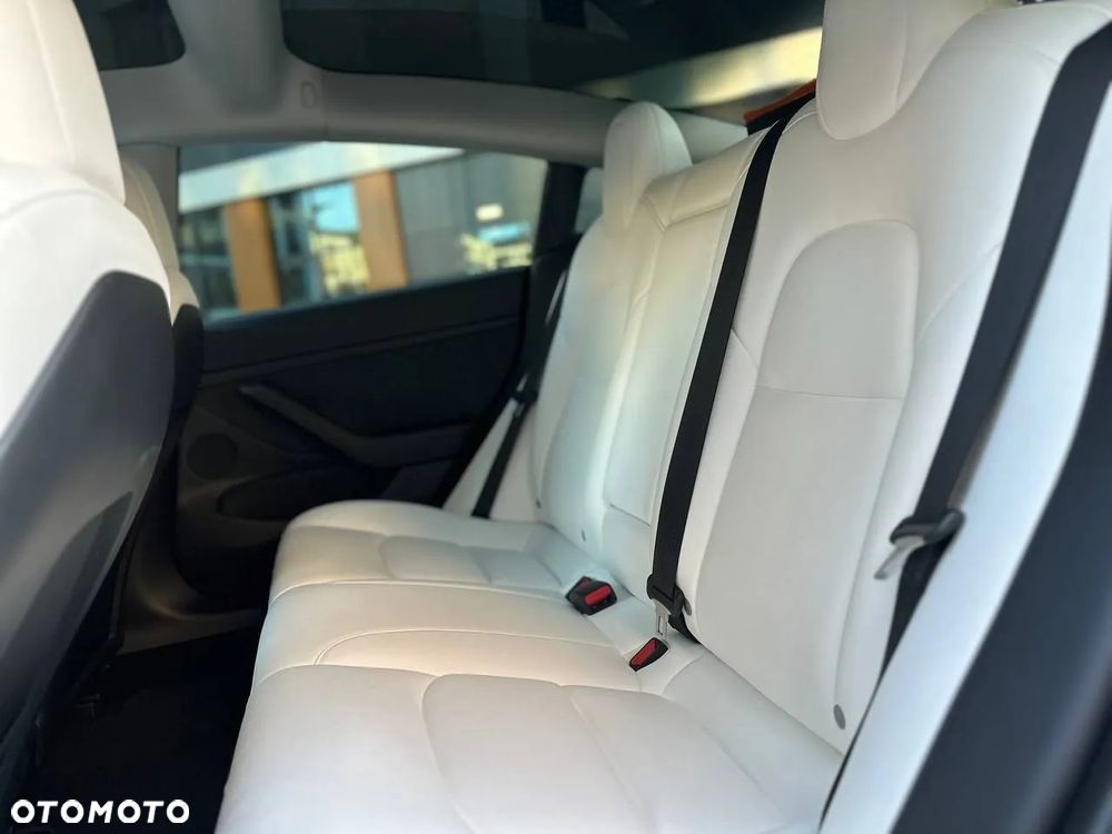 Tesla Model 3 Langstreckenbatterie Allradantrieb Dual Motor - 26