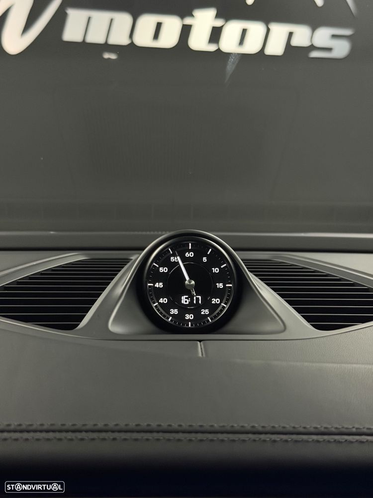Porsche Macan Electric 4S - 13