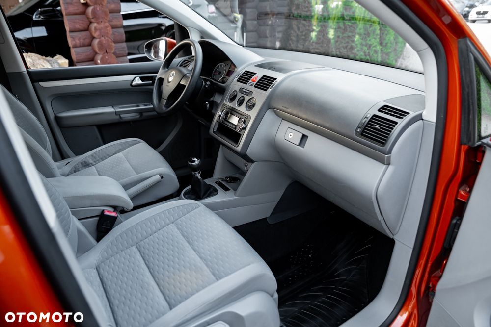 Volkswagen Touran 1.6 - 26