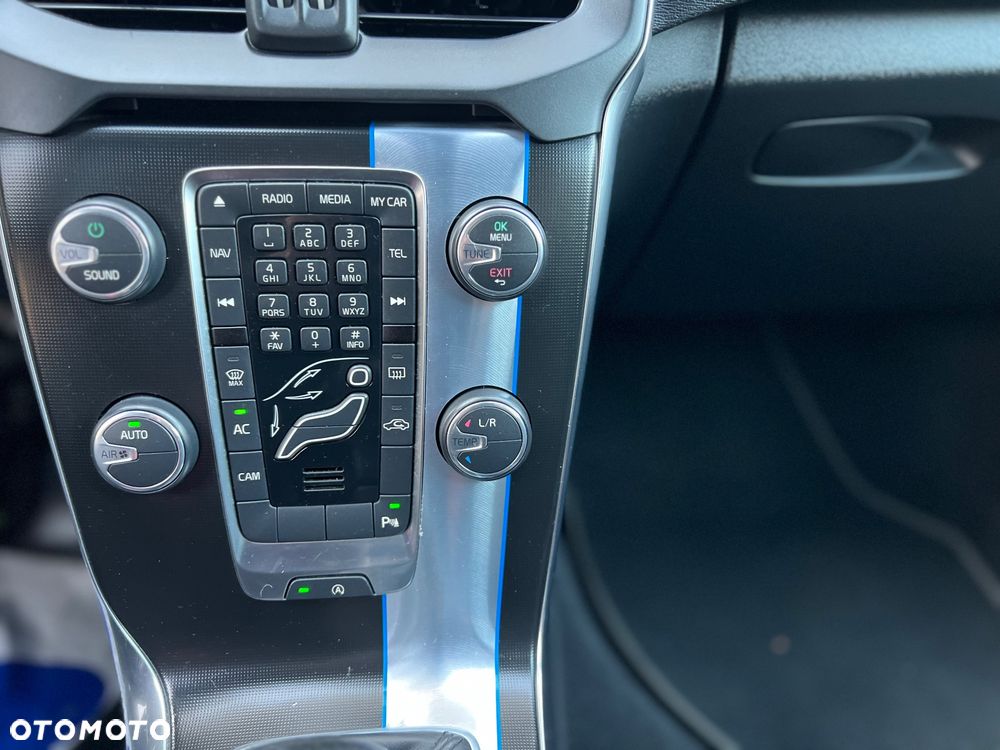 Volvo V40 D3 R Design - 20