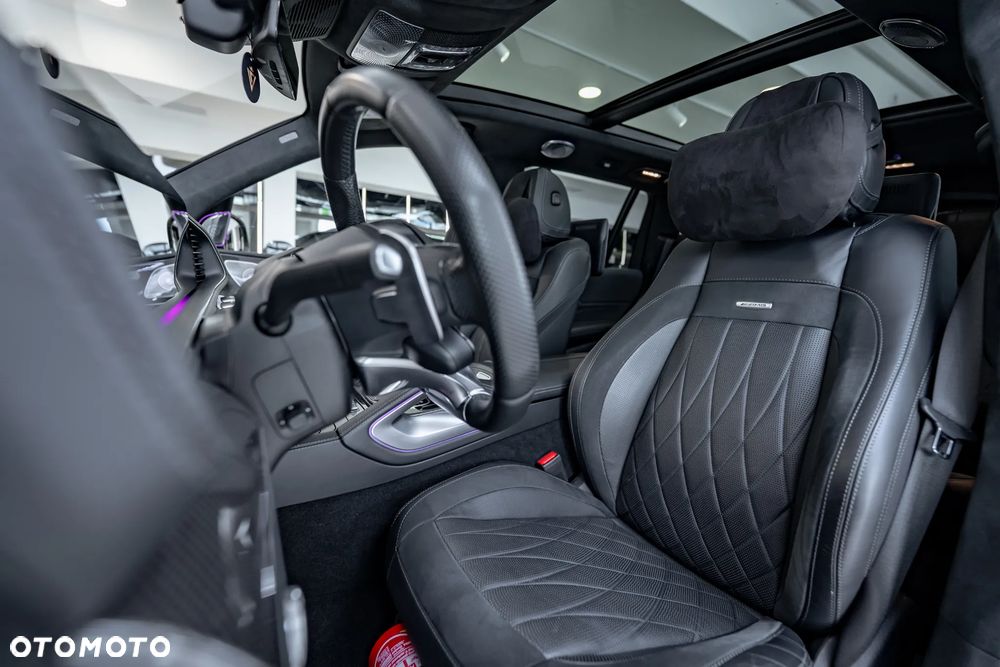 Mercedes-Benz GLS - 33