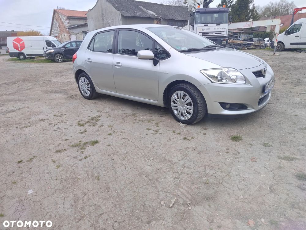 Toyota Auris 1.4 VVT-i Terra - 3