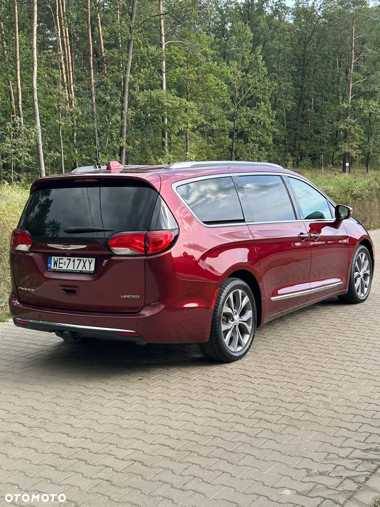 Chrysler Pacifica - 2