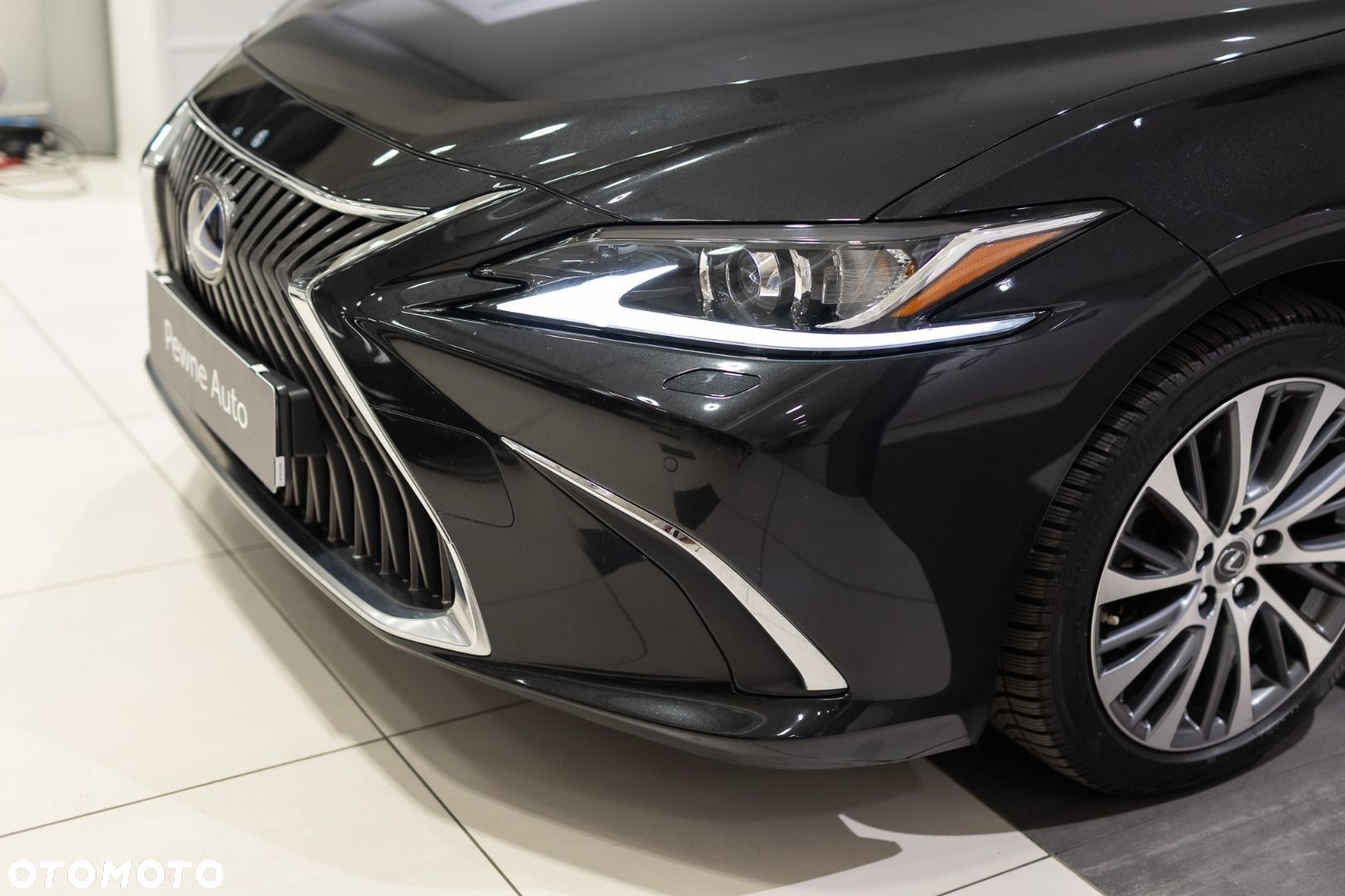 Lexus ES - 24